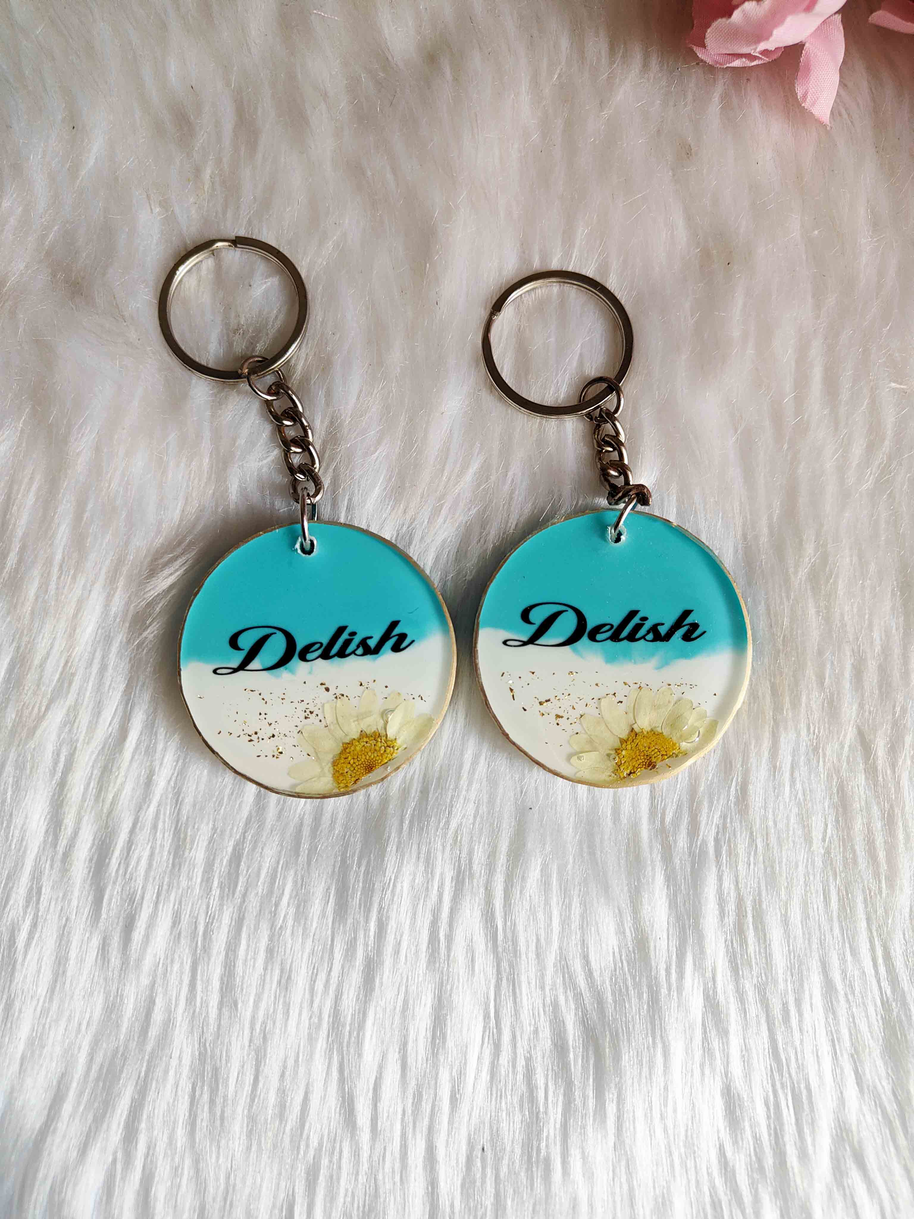 Personalized Resin Keychain – Custom Name Gift